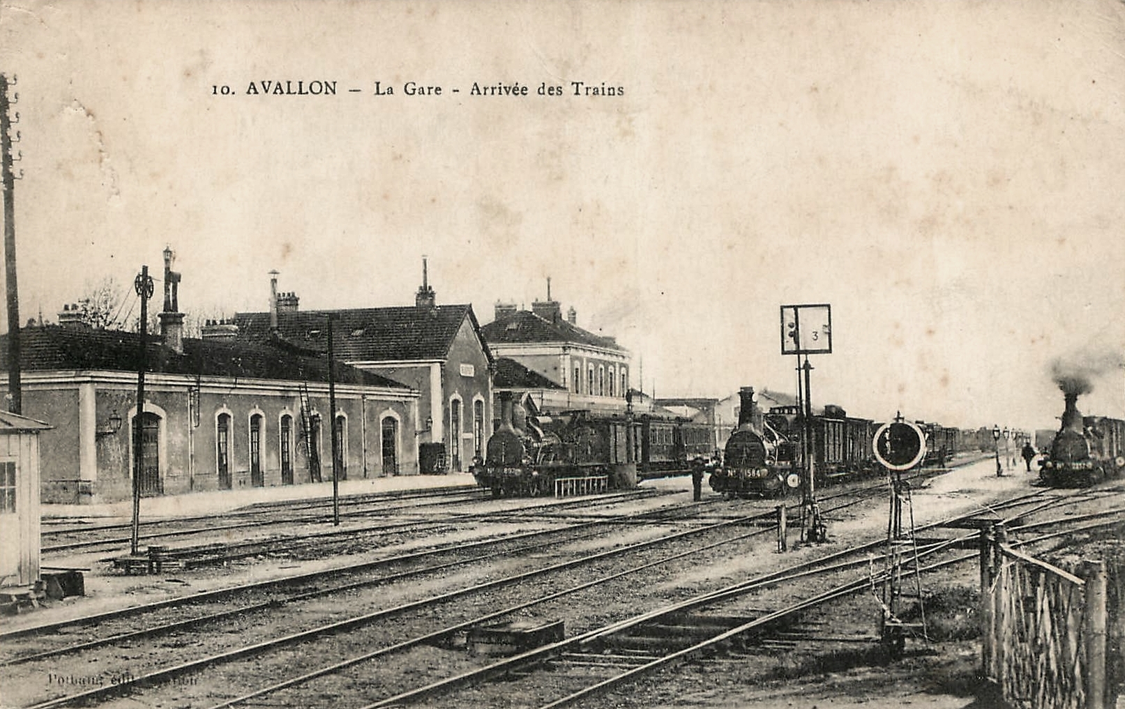 Avallon (89) La gare CPA