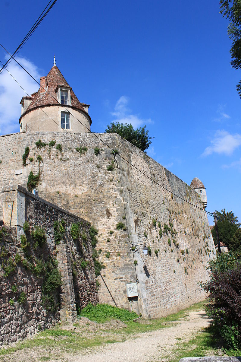 Avallon (89) La tour Beurdelaine