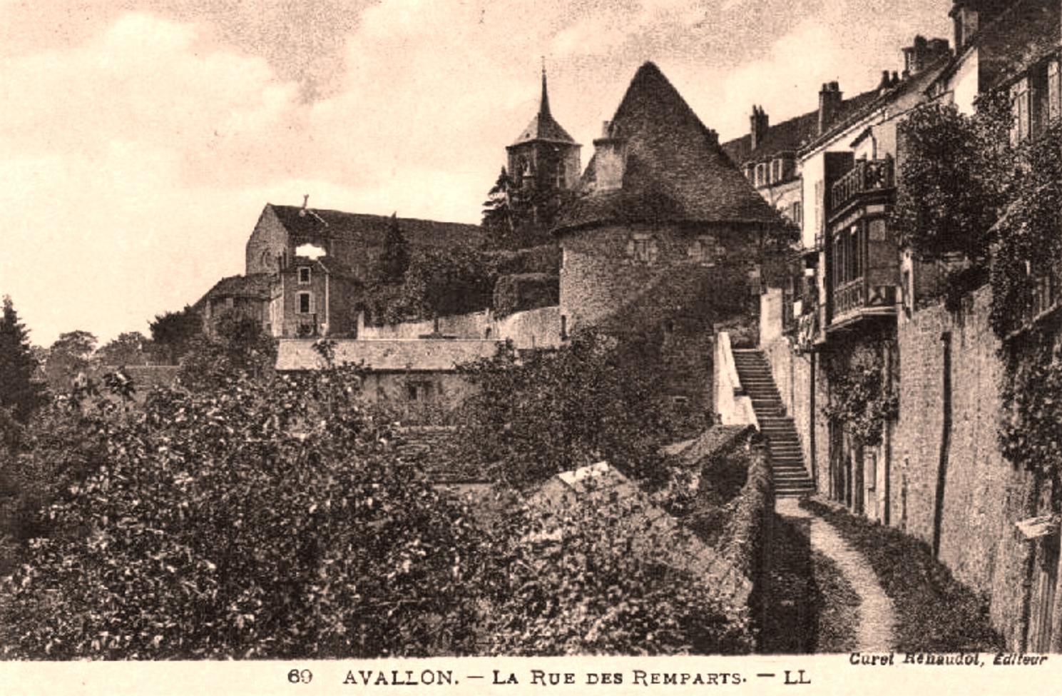 Avallon (89) Les remparts CPA