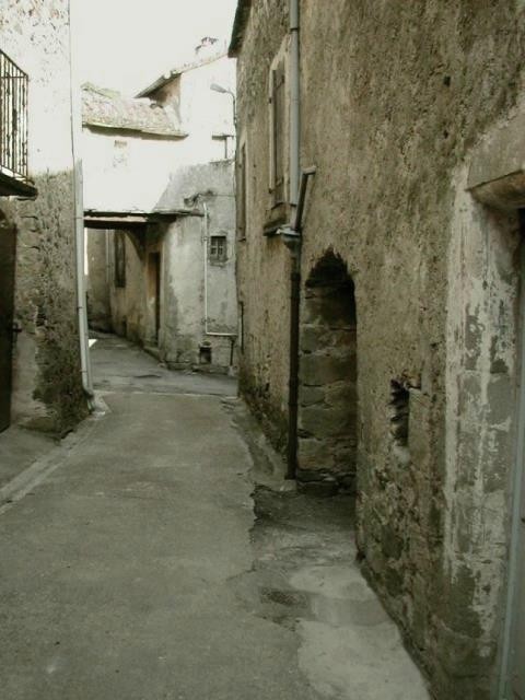 Dans le village