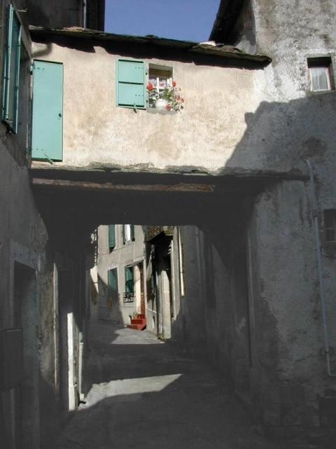 Dans le village