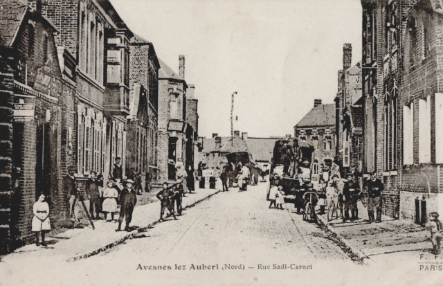 Avesnes les aubert 59 la rue sadi carnot cpa