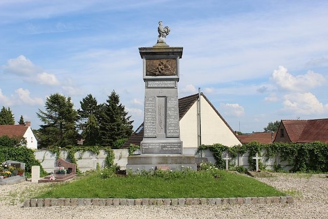 Awoingt 59 le monument aux morts