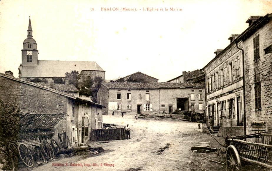 Baâlon (Meuse) L'église et la mairie CPA