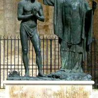 Baptème de Clovis, statue  Reims