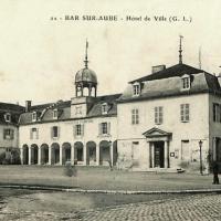 Bar-sur-Aube (10) L'Hôtel de Ville CPA