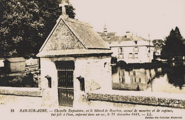 Bar-sur-Aube (10) La chapelle expiatoire du pont CPA