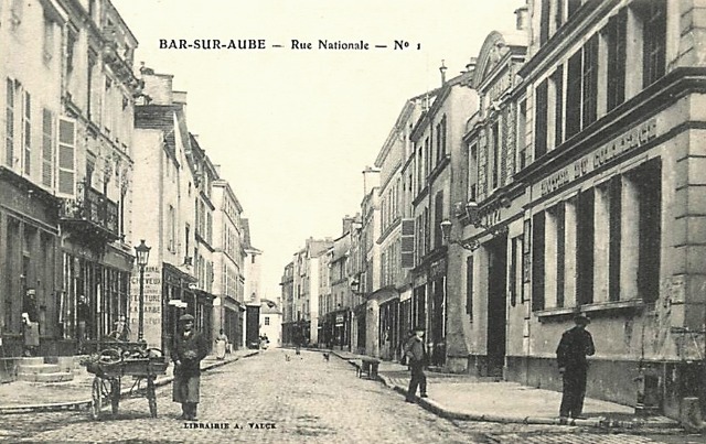 Bar-sur-Aube (10) La rue Nationale CPA