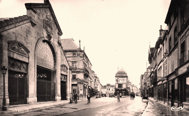 Bar-sur-Aube (10) Les Halles CPA