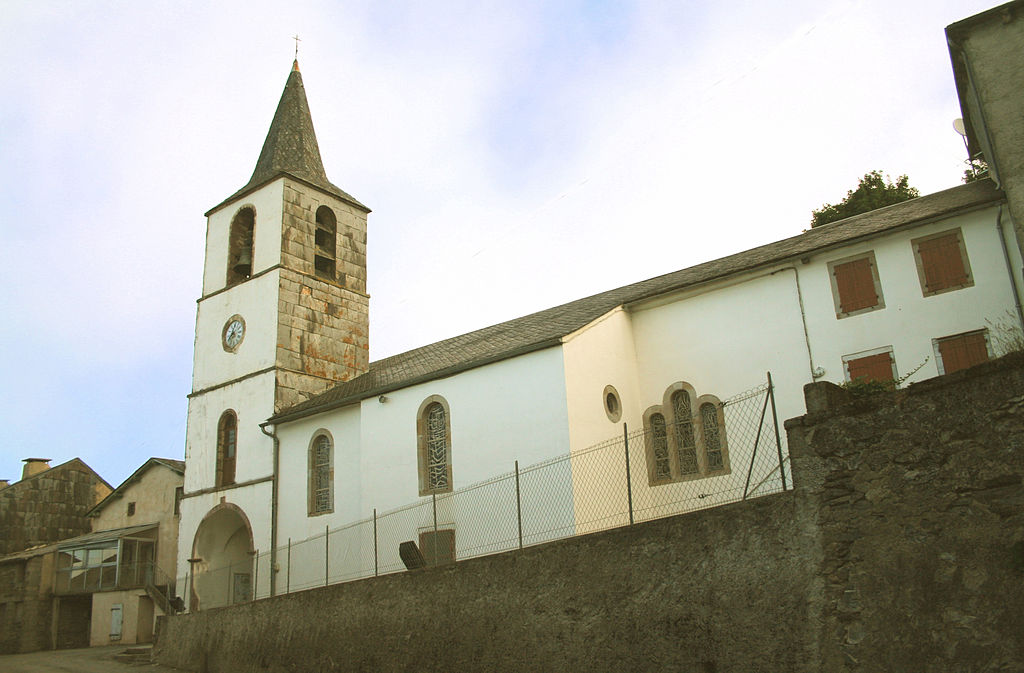 Barre (Tarn) Gos, château et église Saint Joseph