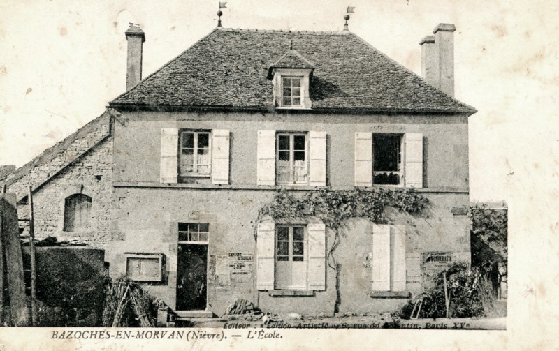 Bazoches (Nièvre) La mairie et l'école CPA