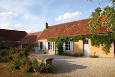 Bazoches (Nièvre) La maison communale