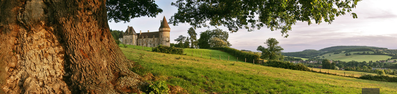 Bazoches (Nièvre) Panoramique sur le château