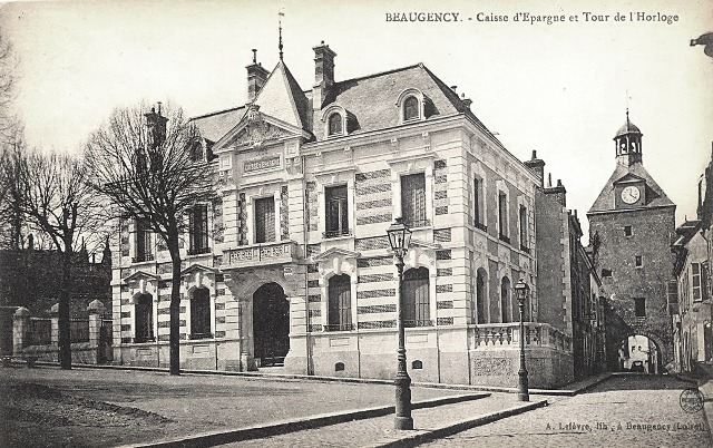 Beaugency (45) Caisse Epargne et Tour de l'horloge CPA