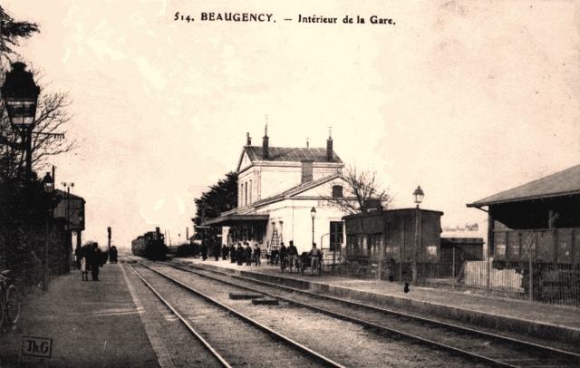 Beaugency (45) Gare, les voies CPA