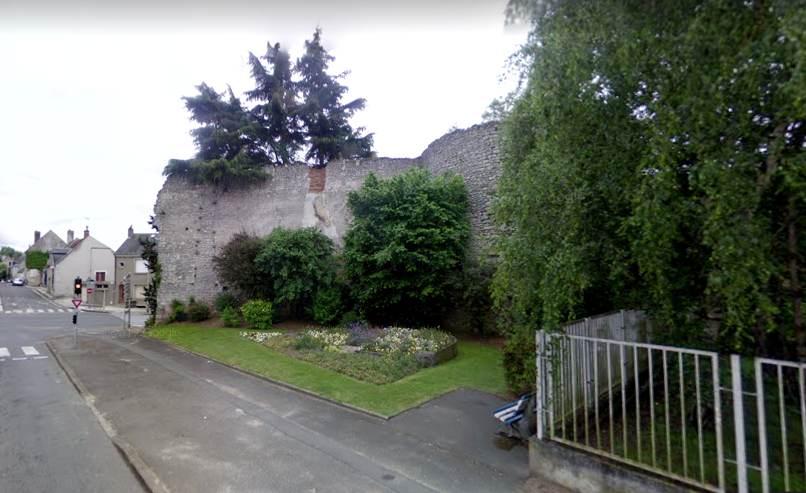 Beaugency (45) Vestiges de l'enceinte rue Nationale