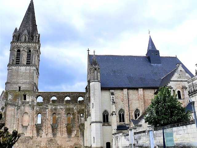 Beaulieu-lès-Loches (37) Eglise Saint Pierre-Saint Paul