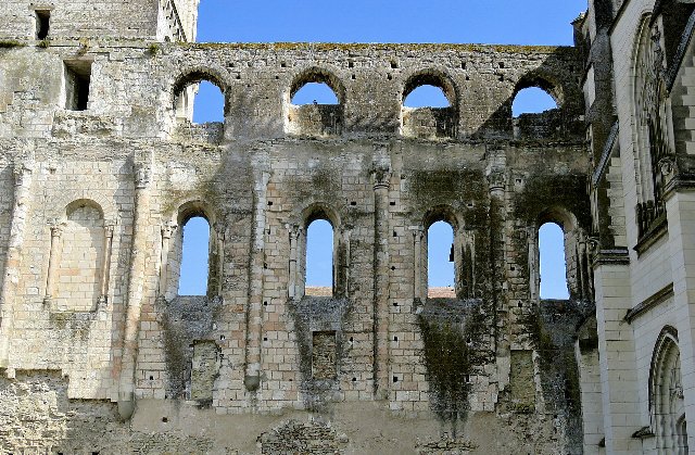 Beaulieu-lès-Loches (37) Ruines de l'Abbaye de la Trinité