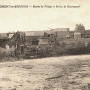 Beaumont-en-Argonne (08) Entrée du village CPA