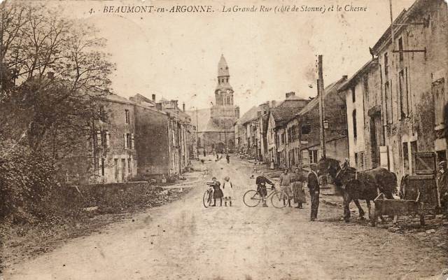 Beaumont-en-Argonne (08) Grande-rue CPA