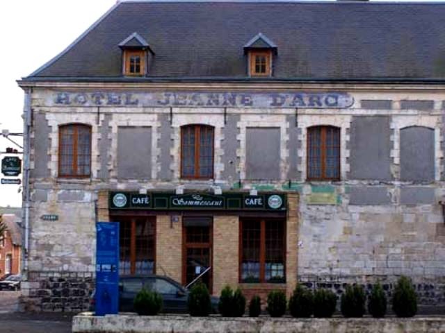 Beaurevoir aisne cafe jeanne d arc