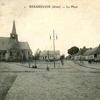 Beaurevoir aisne cpa la place