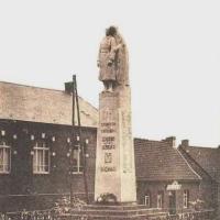 Beaurevoir aisne cpa monument aux morts