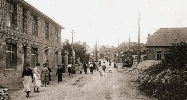 Beaurevoir aisne cpa rue de l industrie