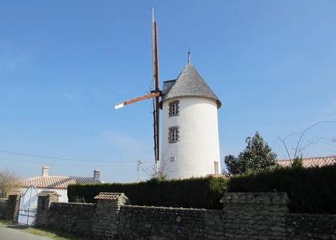 Beauvoir-sur-Mer (Vendée) Moulin du Saint-Esprit