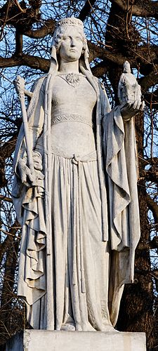 Statue de Bertrade de Laon