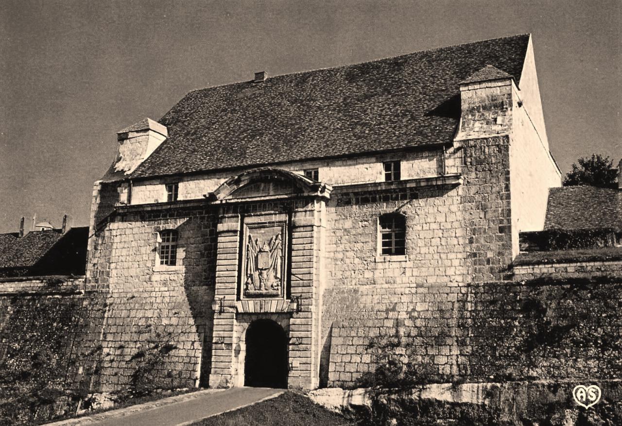 Besançon (Doubs) L'entrée de la citadelle CPA