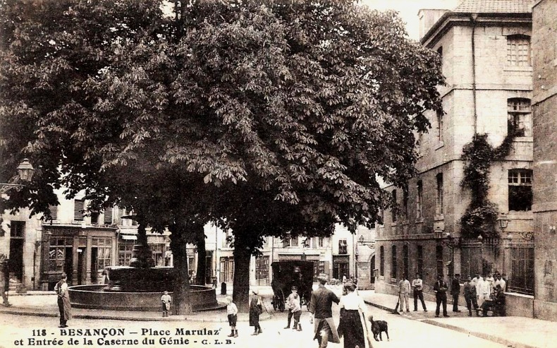 Besançon (Doubs) La place Marulaz CPA