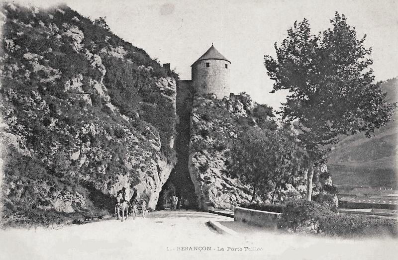 Besançon (Doubs) La porte taillée en 1900 CPA