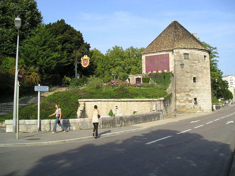 Besançon (Doubs) La Tour de la Pelote