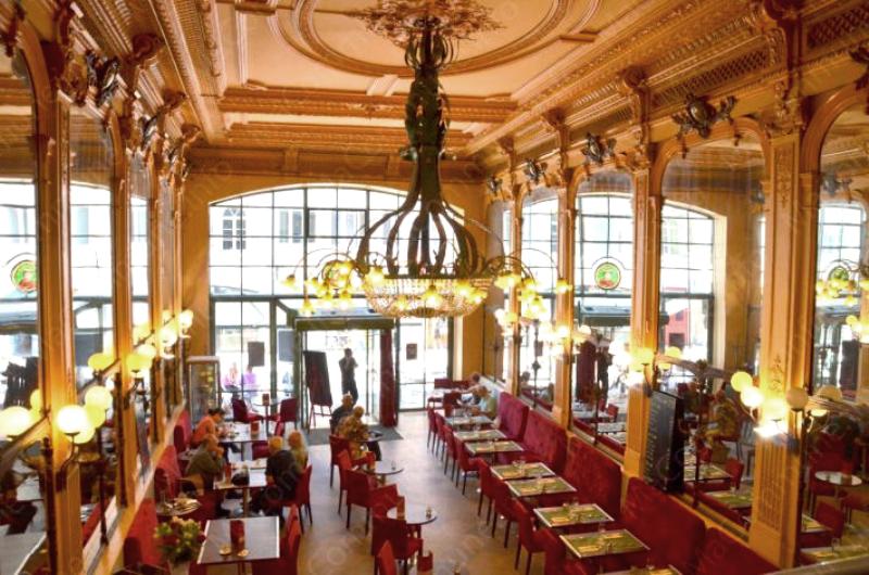 Besançon (Doubs) Le Café du Commerce, intérieur