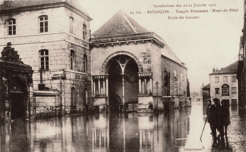 Besançon (Doubs) Le temple protestant CPA