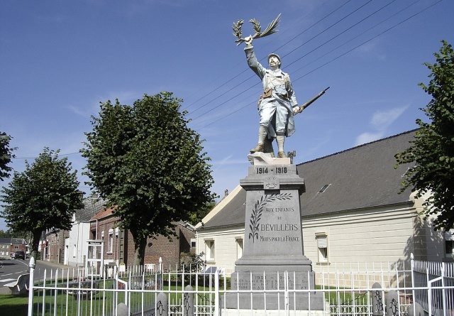 Bevillers 59 le monument aux morts