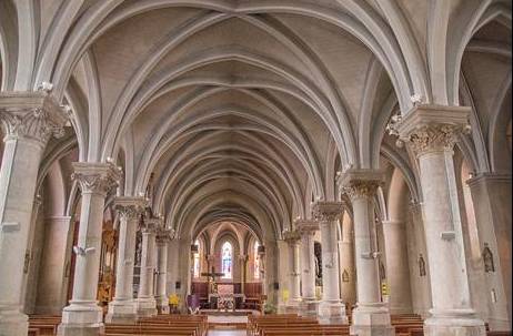 Blanzy (Saône-et-Loire) L'église Saint Pierre et Saint Paul 