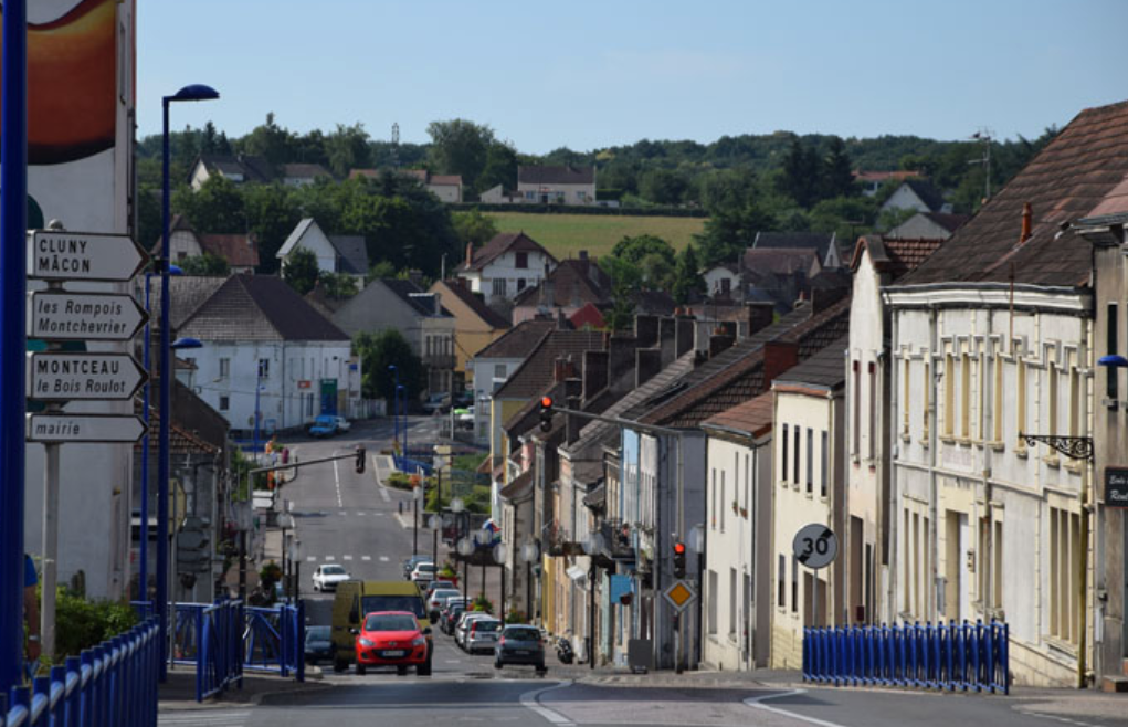 Blanzy (Saône-et-Loire) La rue de la République