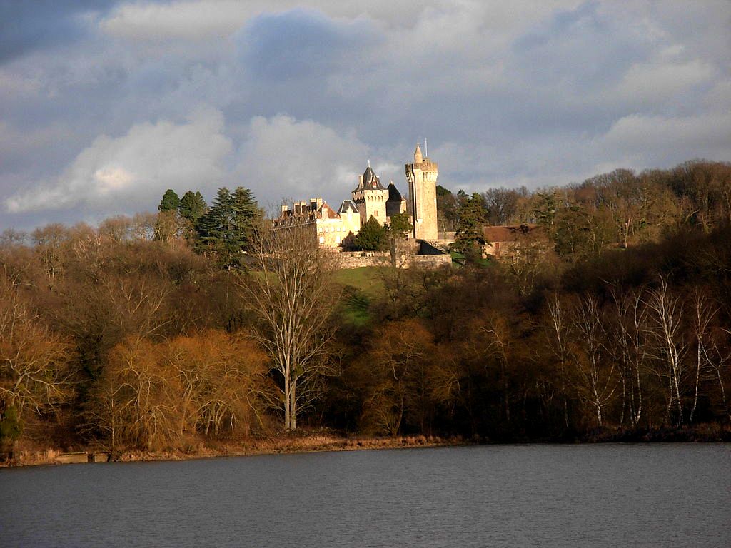 Blanzy (Saône-et-Loire) Le château du Plessis 