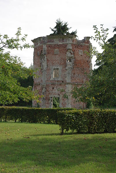 Bouconville-Vauclair (Aisne) Colombier de l'abbaye de Vaucler 