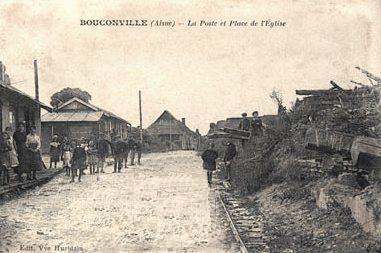 Bouconville-Vauclair (Aisne) CPA Place de l'église, la poste