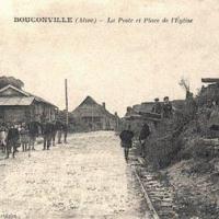 Bouconville-Vauclair (Aisne) CPA Place de l'église, la poste