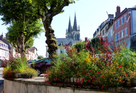 Bourbon-Lancy (Saône-et-Loire) L'église