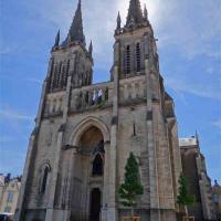 Bourbon-Lancy (Saône-et-Loire) L'église