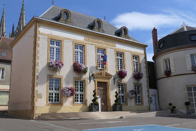 Bourbon-Lancy (Saône-et-Loire) La mairie