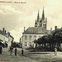 Bourbon-Lancy (Saône-et-Loire) La place du marché CPA
