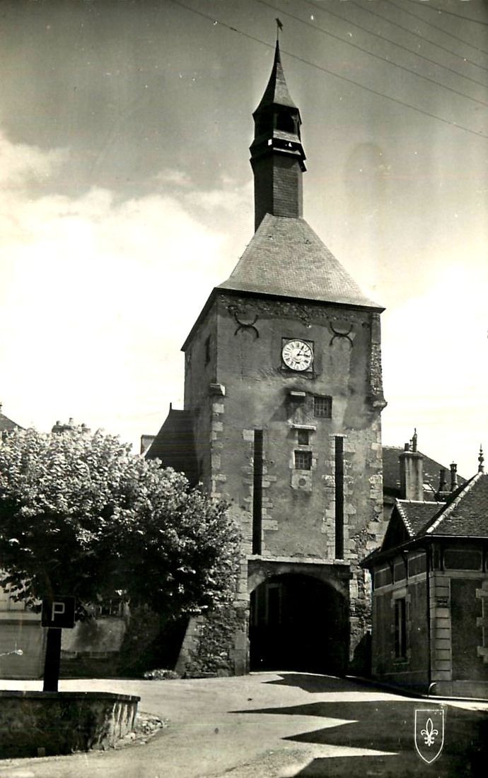 Bourbon-Lancy (Saône-et-Loire) Le beffroi CPA