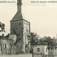 Bourbon-Lancy (Saône-et-Loire) Le beffroi, place du marché CPA