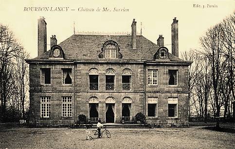 Bourbon-Lancy (Saône-et-Loire) Le château Sarrien CPA